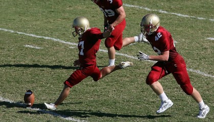 开云平台-鹈鹕硬仗取胜76人，恩比德关键回合不手软，诠释巨星本色