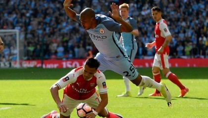 开云体育在线-勒沃库森碾压巴萨，奥亚尔萨瓦尔刷新纪录