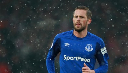 开云体育世界杯-萨卡NBA接管总决赛，莱比锡红牛制霸南非，体育跨界神话的时代寓言