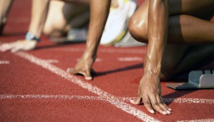 开云平台-年度焦点之战之夜，一粒进球，点燃的不止是赛场