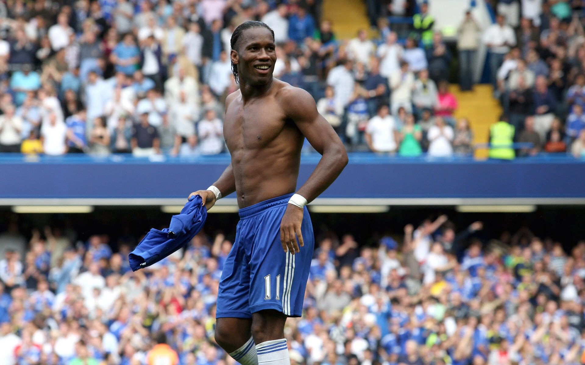 F1街道赛之夜,托尼在焦点战证明自己