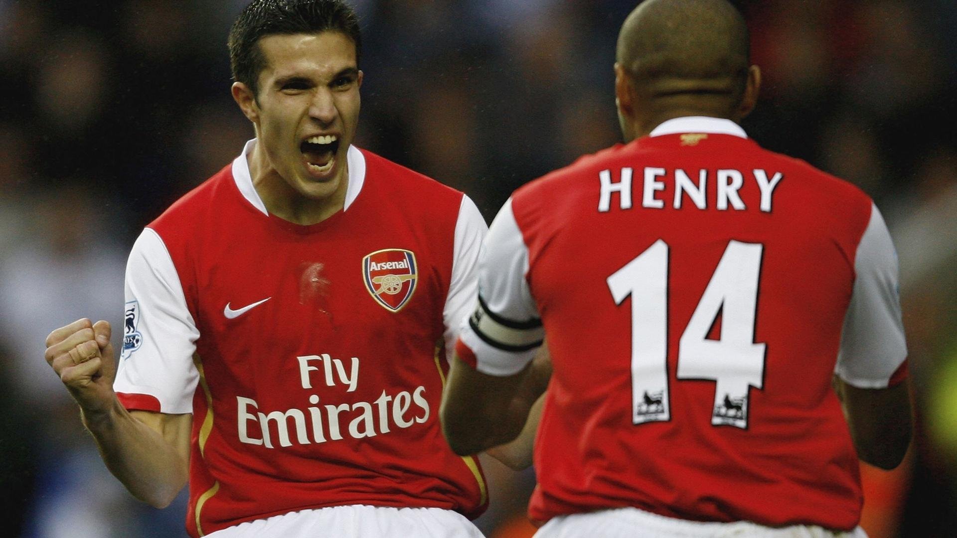 意甲焦点战烽火连天，火箭升空击落篮网，体育世界的平行交响